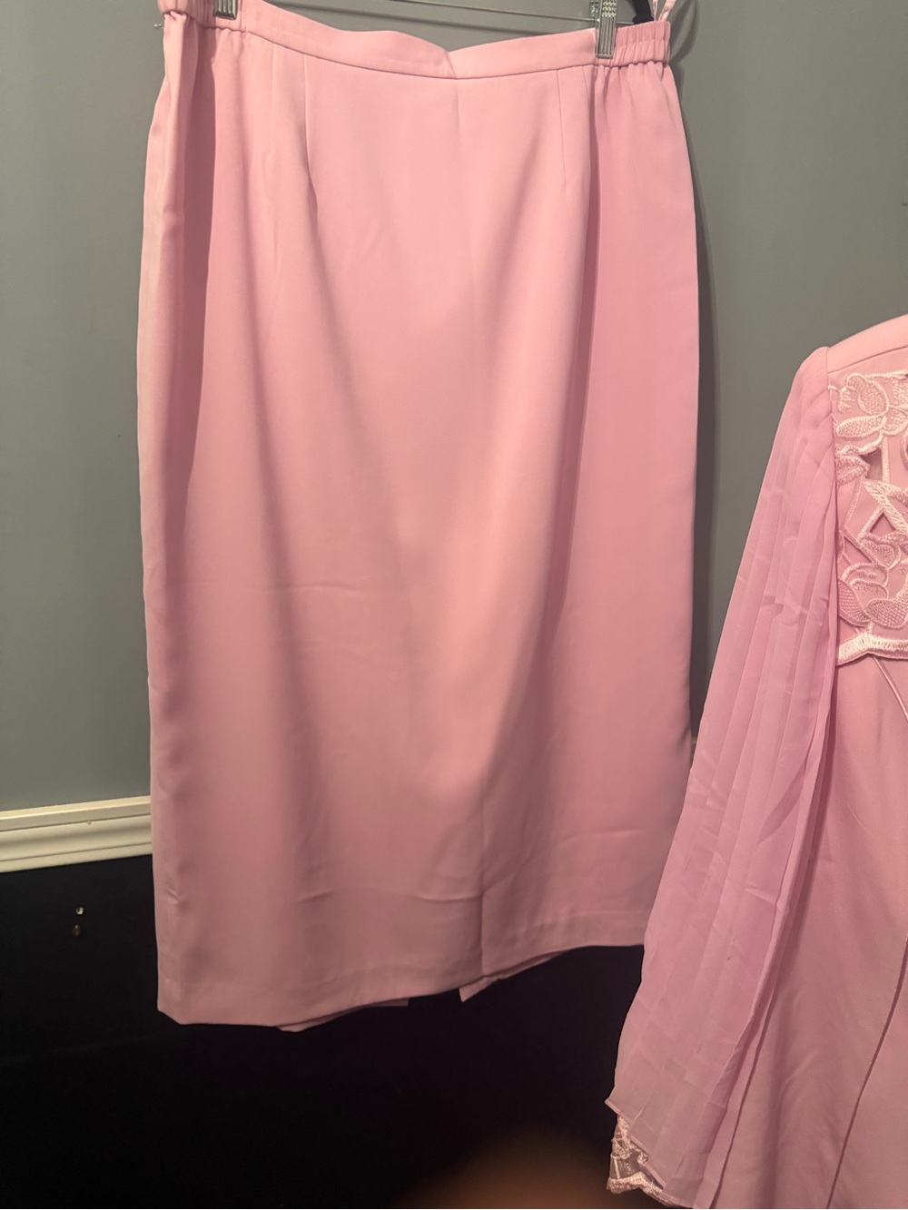 Donna Vinci Women Pink Pleated Flared Sleeves 2 pc Skirt Suit Set Sz 20 Church - Picture 8 of 14